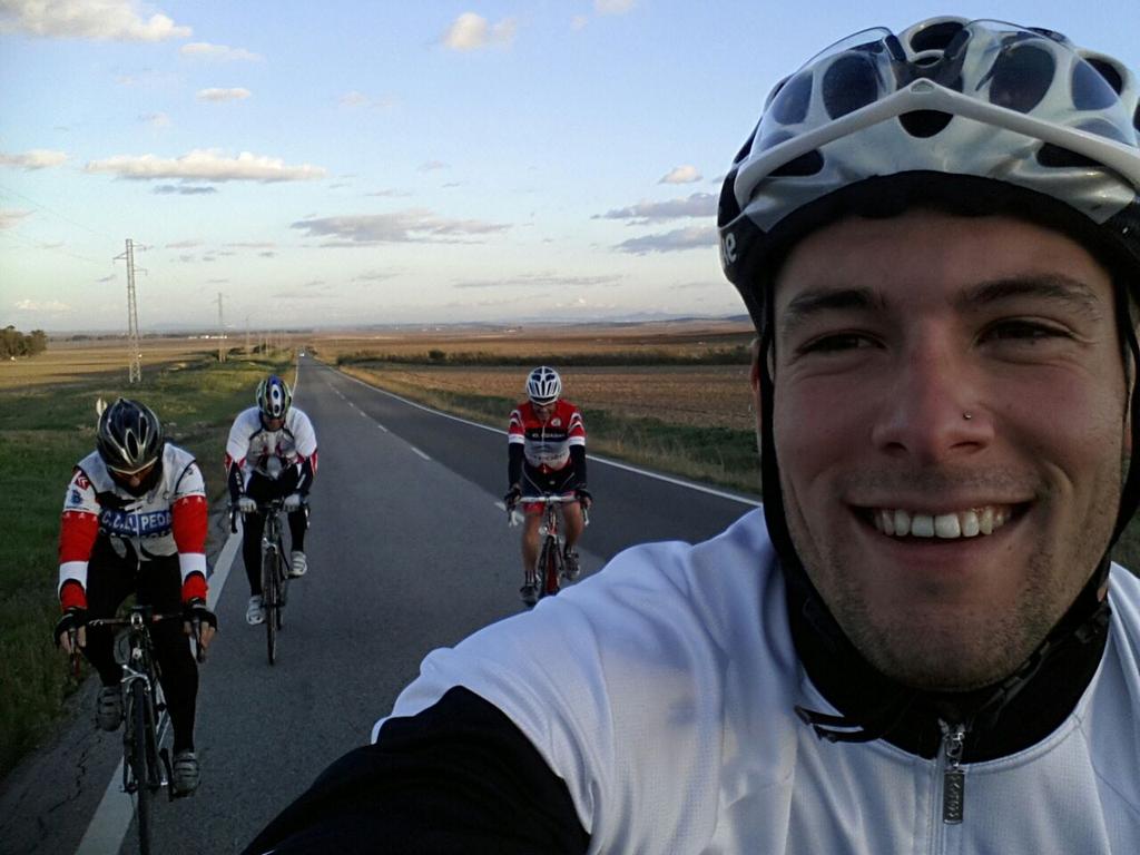morenitoh19922's tweet photo. buen diita el de hoy con @msantosfc50 ,@pescaerito1 y #cervando ...mucho frío el único inconveniente jeje http://t.co/YEh0FDBJE3