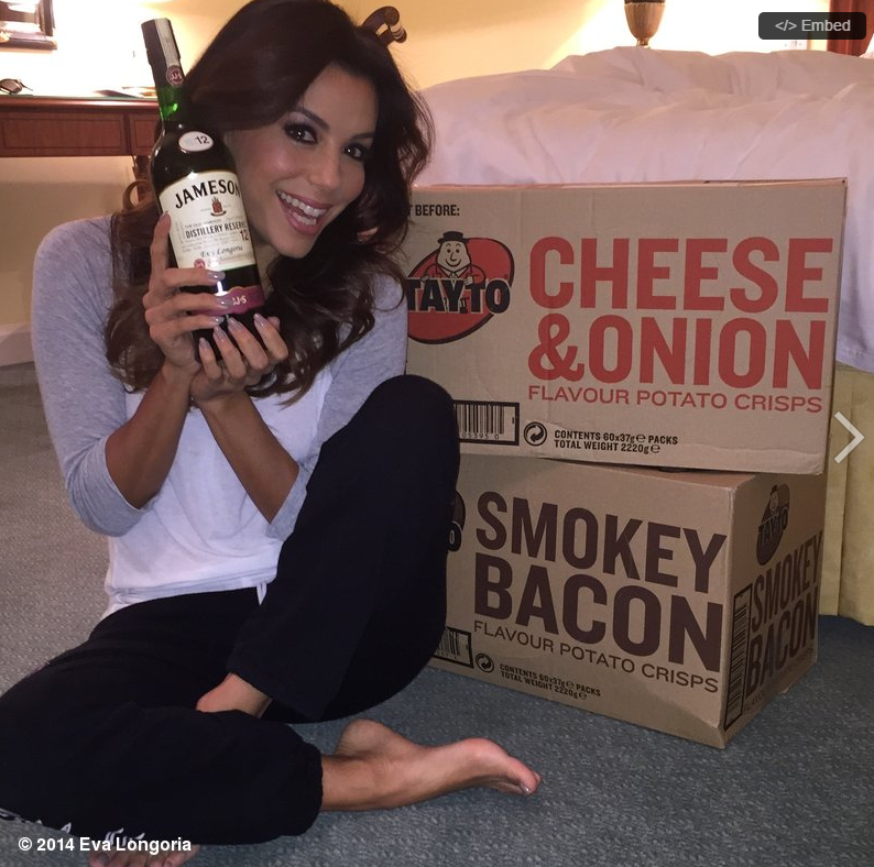 dailyedge's tweet photo. Eva Longoria got more than 100 packets of Tayto delivered to her room: http://t.co/uTzsScpd9F http://t.co/VNV7hifptn