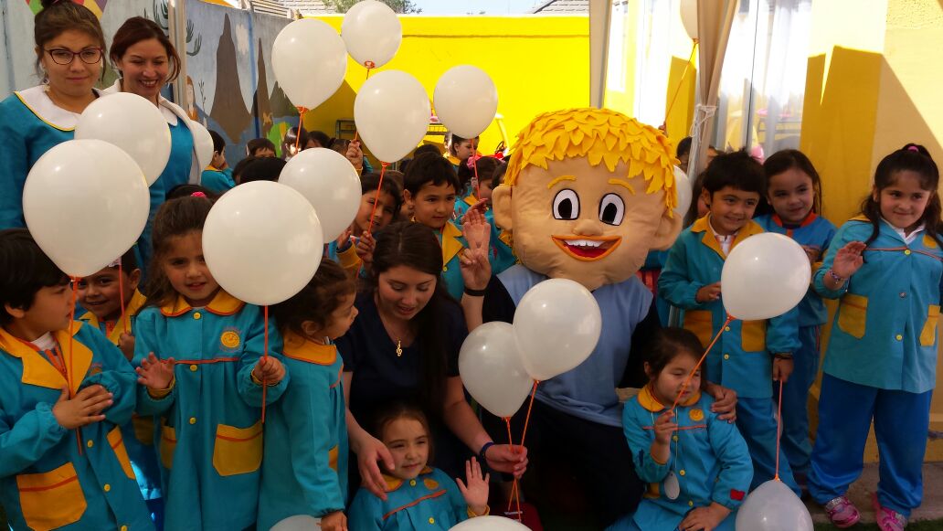 EAD_SMedicos's tweet photo. ENSEÑANDO A LOS NIÑOS DEL JARDIN INFANTIL ANDALUE LA SERENA.
#LaSerena  #Chile  #educacion #educacionactiva #salud http://t.co/ScrvCHf1FE
