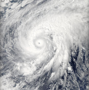 chrisalduncin's tweet photo. “@CBSSciTech: NASA photos show a Super Typhoon forming from space http://t.co/Sl7iLa4N50 http://t.co/wkmRSP992c” @karlabarajas