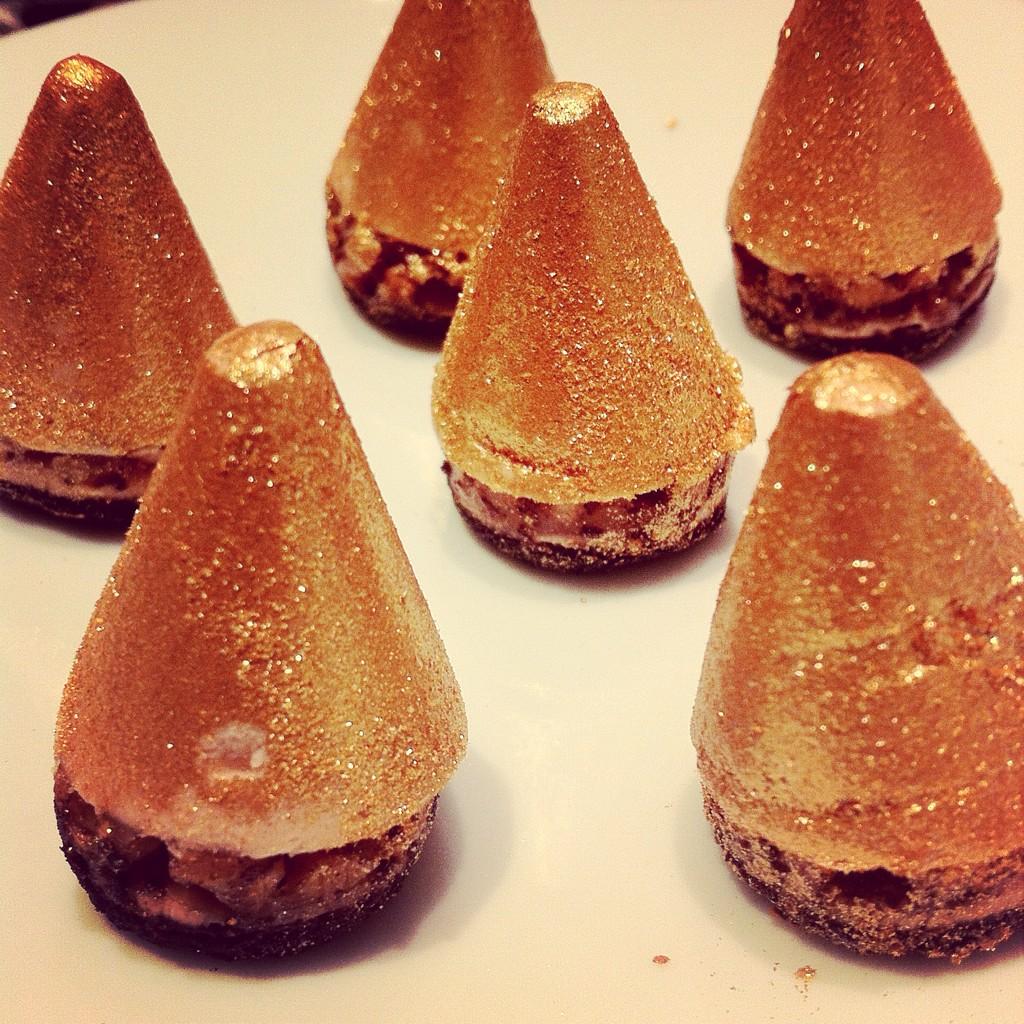 _LeBonLeBeau's tweet image. Dégustation des produits de #noel #Thiriet avec les succulents sapins dorés au foie gras au restaurant #LaTableRonde