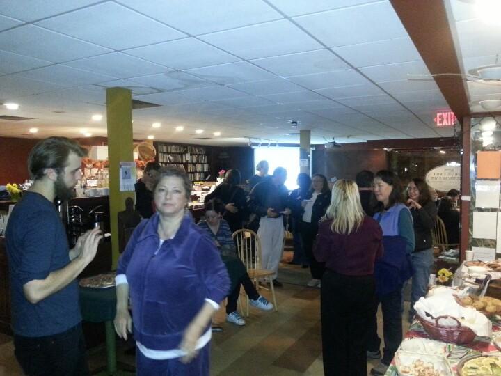 MFuniciello2014's tweet photo. Election night party at Rock Hill! #ny21 #gogreen http://t.co/NaeUZN2BFw