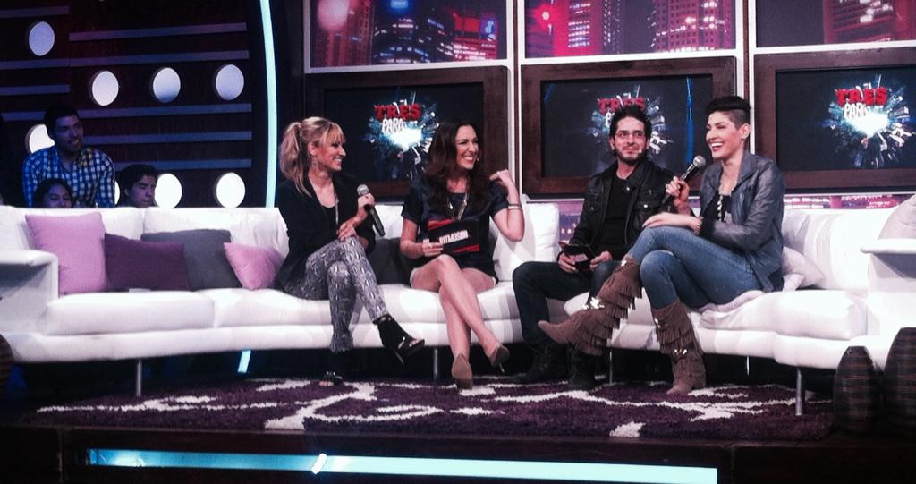 haashoficial's tweet image. Ya estamos en @RitmosonOficial ¡hoy grabamos #PerdonPerdon en @TresParaLas10 #AmorNoCorrespondido