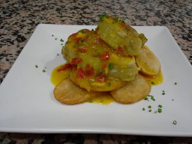 crocusgastrobar's tweet photo. Cazón en amarillo de la lonja del Puerto  santa María,tapa 2,80 @tapasporsevilla @SevillaTapas #gastrobar #sevillahoy http://t.co/RqnluqTvCg
