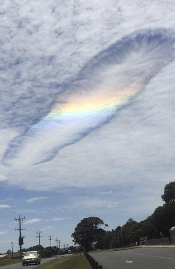TaylorUmlauf's tweet photo. A rare fallstreak — a phenomenon formed by freezing clouds — appeared in the Australian sky http://t.co/KaO06qlbPu http://t.co/P6IgmqqWNP