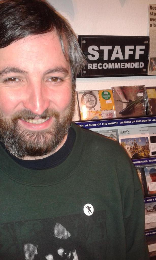 KittyVortex's tweet photo. #Chartist175 @DiverseMusic @thenewporters @npcityradio CHARTIST ANNIVERSARY BUTTONS http://t.co/wZwaEI6wl4