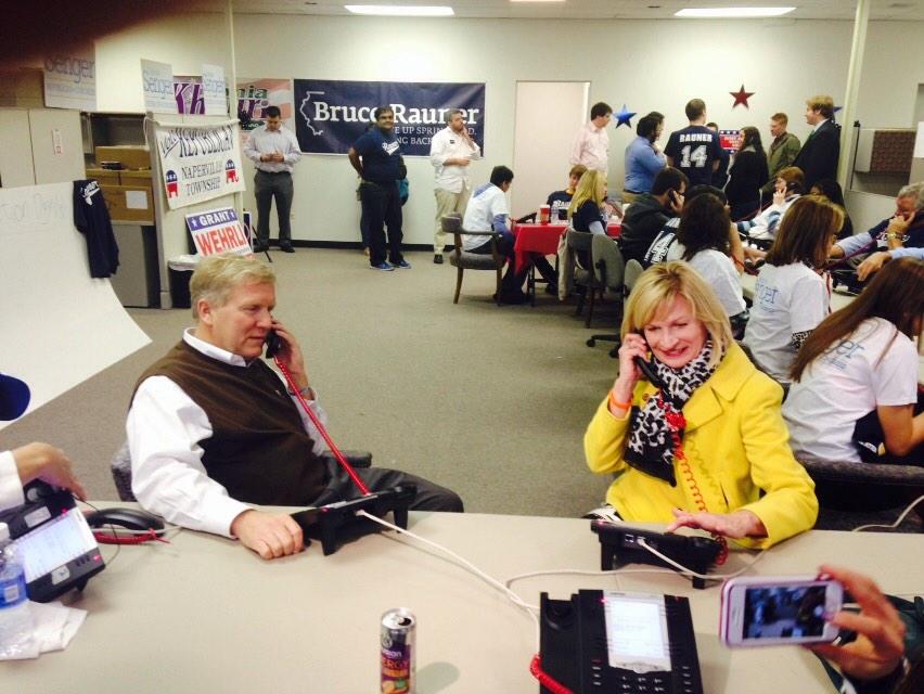 DarleneSenger's tweet photo. @AmyRutledgeWGN We've traveled the 11th District today stopping in Naperville, Plainfield, Oswego &amp; Downers Grove. http://t.co/WM2WS05xPK