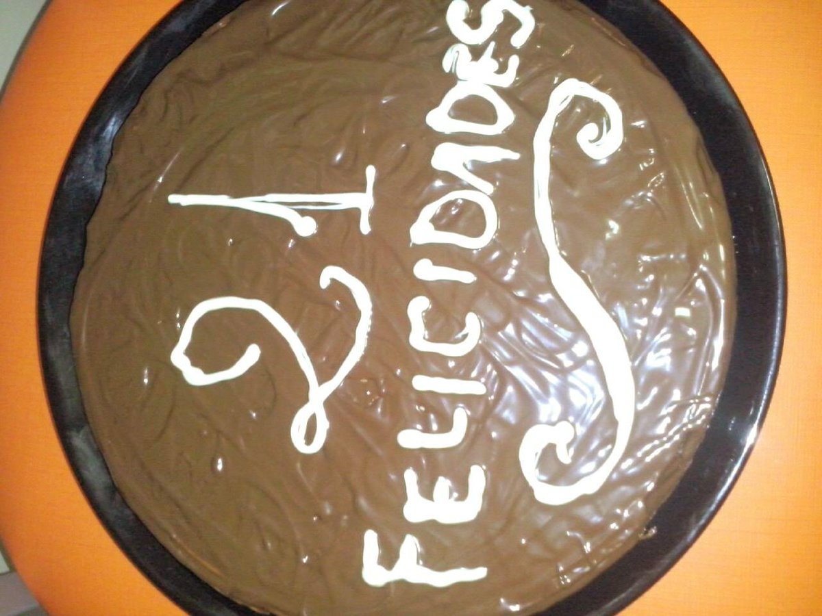 Mariia353's tweet photo. Muchas gracias a todos los que habeis estado ahí y sobre todo gracias a mi pequeňa por hacerme esta pedazo tarta! :) http://t.co/WebVpaxq4N