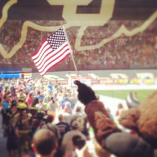CUBuffsCheer's tweet image. “@Chipthebuffalo: #CommunityService #BolderBoulder10k http://t.co/mnGy5YiLp1” check out what chip is up to throughout the year! #gobuffs