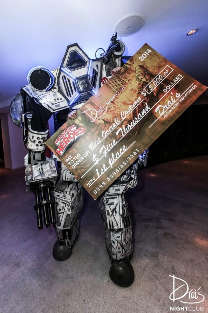 baller_harris's tweet photo. Halloween Weekend​'s costume contest winner 200k cash prizes #HalloweenHeroes #DraisLV http://t.co/XgXOqSckJr