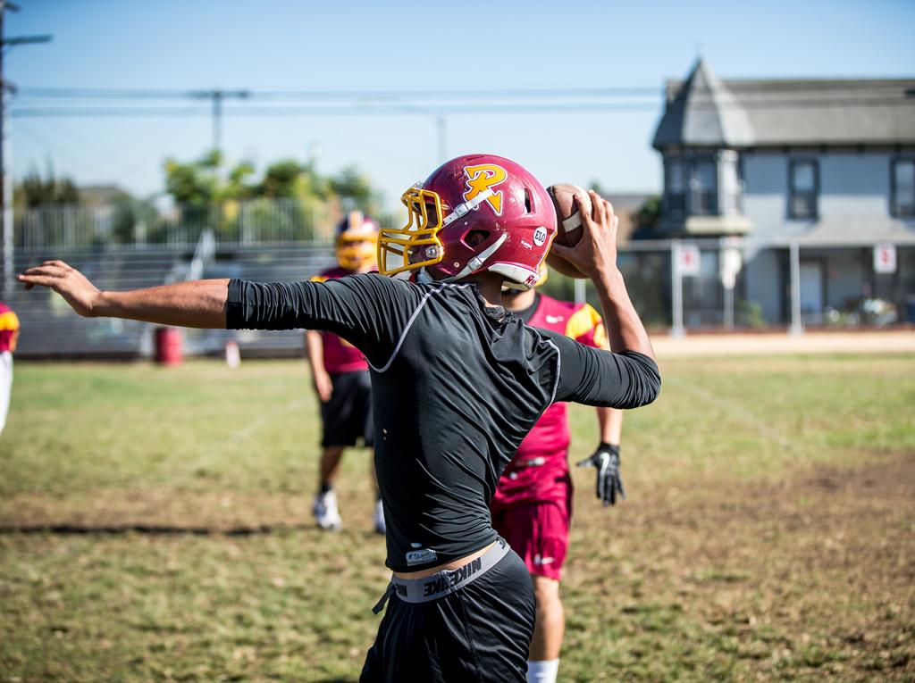 NikeLA's tweet photo. When you only have 48 minutes, make every one count. Roosevelt's ready for the East LA Classic, 11.7. #NeverFinished http://t.co/GipOxdluUk