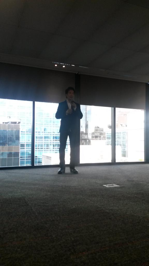 @ThamKhaiMeng en @ogilvymx 'you promise something you have to deliver...' #RaiseYourSights