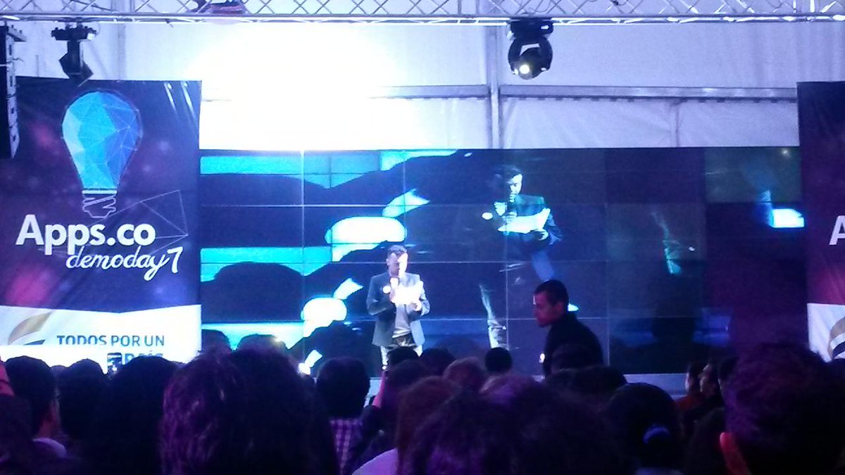 Leidy_Ossa's tweet image. Un hit que el #Demoday7 lo esté presentando @JulianRoman @Appsco