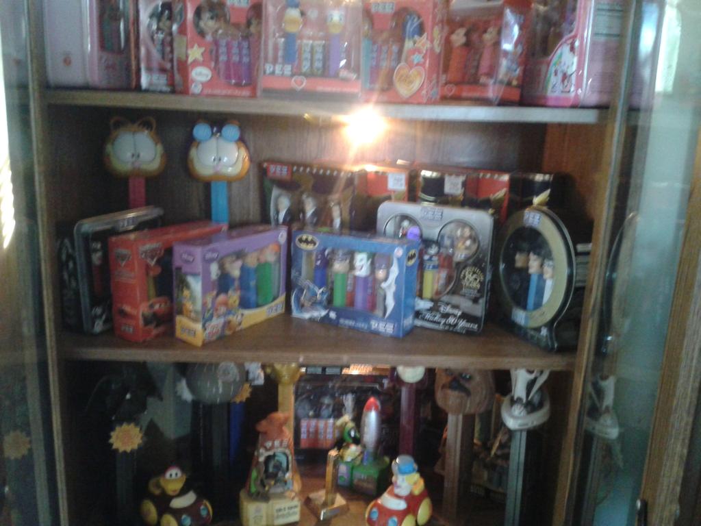 CourseTanya's tweet image. PEZ !!! #pezhead