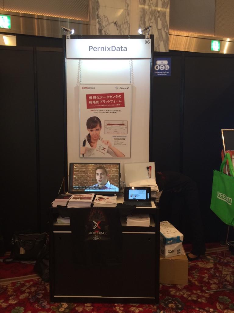 miyo4i's tweet image. Booth is ready!! #PernixData #vforumjp come and get T-shirts and vSphere design book!