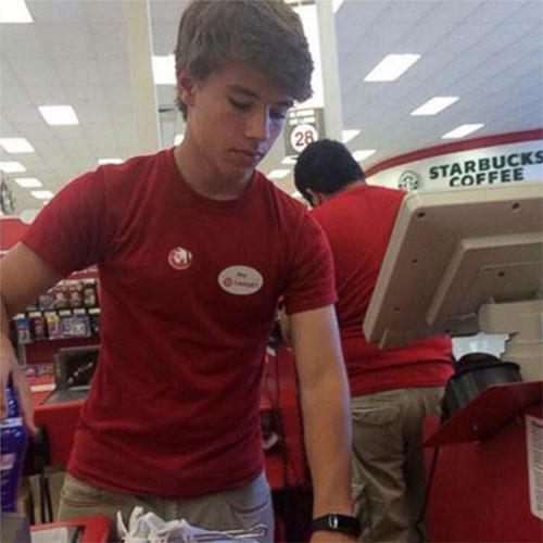 Jessewelle's tweet image. “@6abc: Marketing company claims responsibility for viral #alexfromtarget meme 6abc.cm/1tFZl74 http://t.co/AanyXMBYgh”