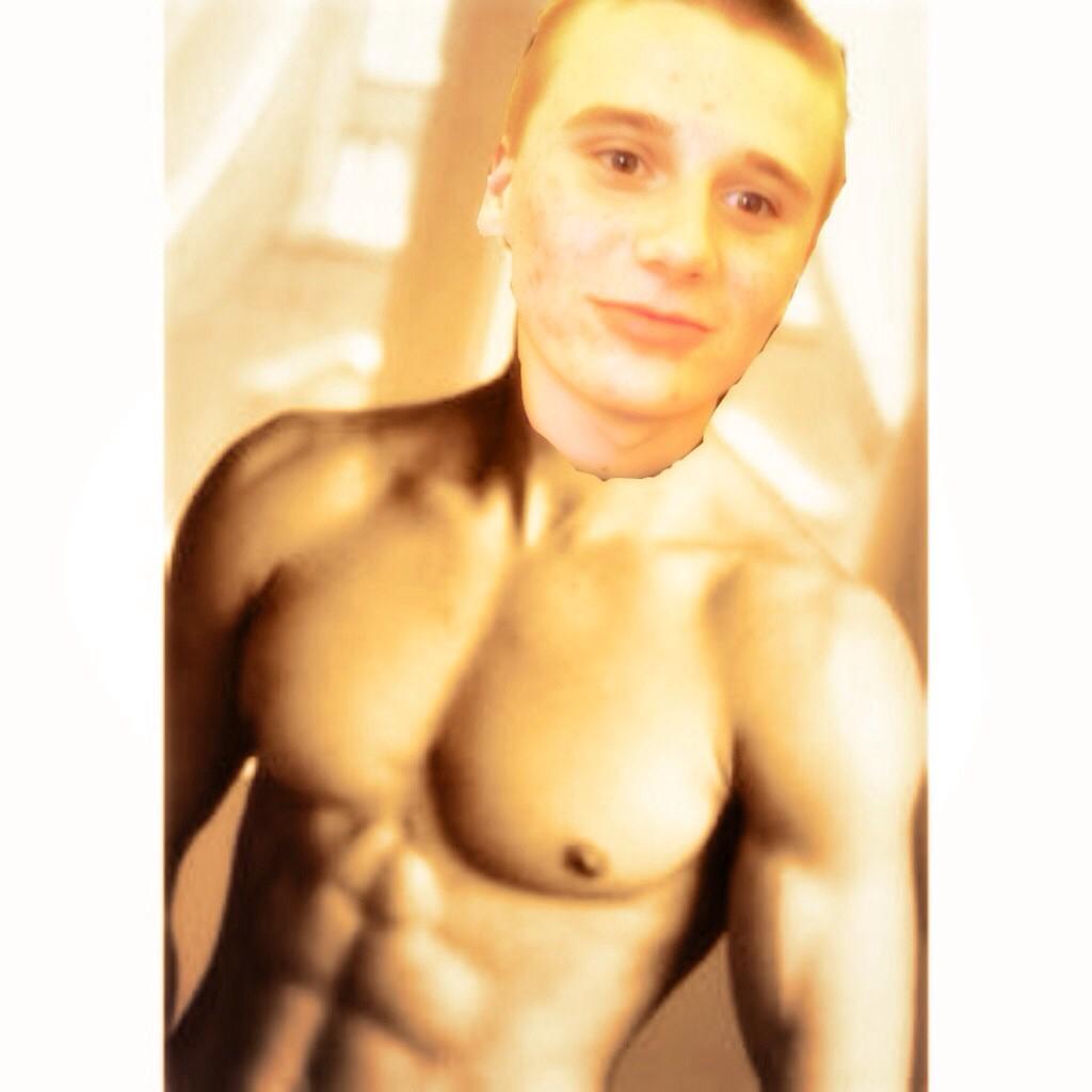 NotRealDavidLee's tweet photo. You guys remember David Lee this is him now. http://t.co/EeY0fZBbLv
