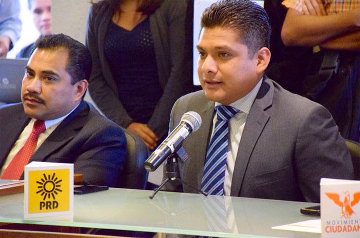 Quadratinoaxaca's tweet photo. Da PRD voto de confianza a Consejo Local del @INEMexico http://t.co/dt5Rl1fAfI #Oaxaca http://t.co/oSxkN53Hrq