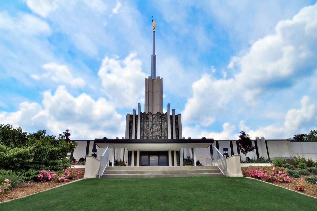 LDSTemplePics's tweet photo. Atlanta Georgia Temple http://t.co/1iCwdVgYOz
