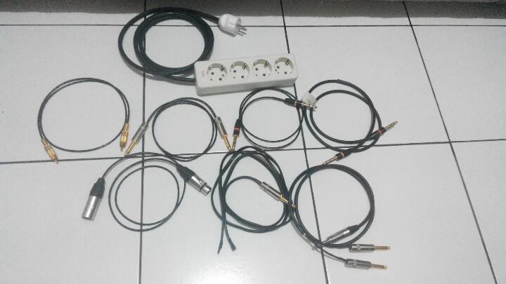 MusicAudioProd's tweet photo. Sound bagus,tak lepas dr konektor baik. Ini slh 1 pelajaranya>"@AditNrndra Hasil 1 semester BasicElectronic @imimusik http://t.co/xFBZEogmyx