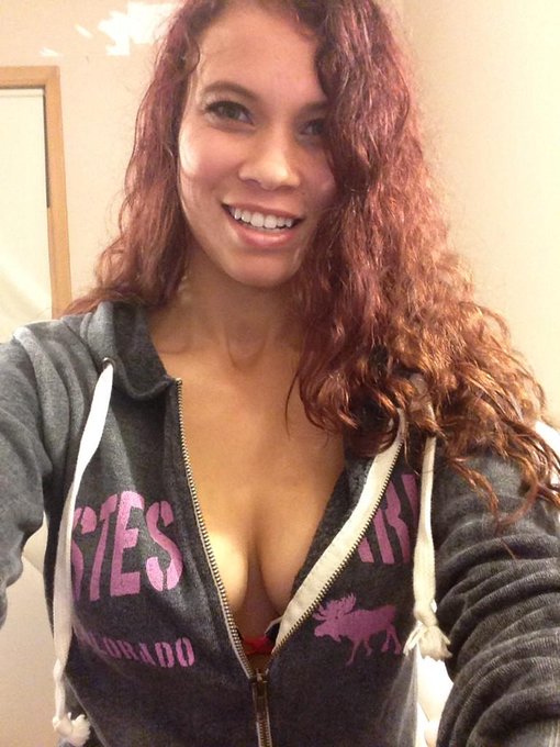 Im online! check out my unfinished camroom. Also holy mother of cleavage! #tits #TittyTueday http://t<a href="/tag/tits"class="tags"><span>#tits</span></a><a href="/tag/tittytueday"class="tags"><span>#tittytueday</span></a>