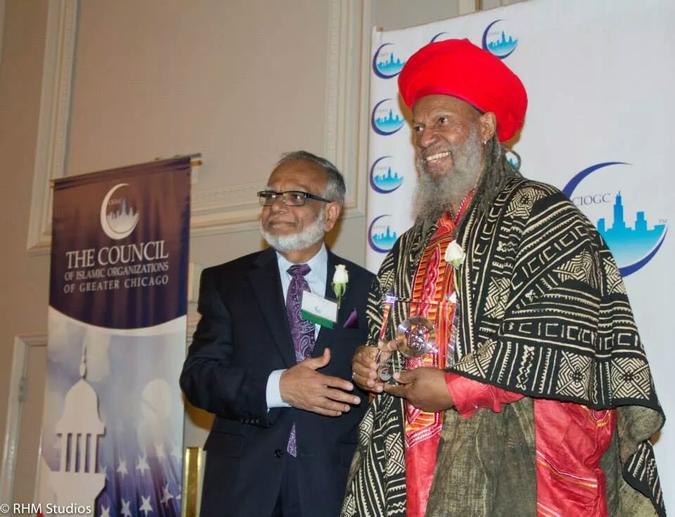 ShaykhRashied's tweet photo. Salaams receiving for my wife 2014 muslim achiever award from the council of Islamic organizations of greater chicago http://t.co/slFF0V7EBH