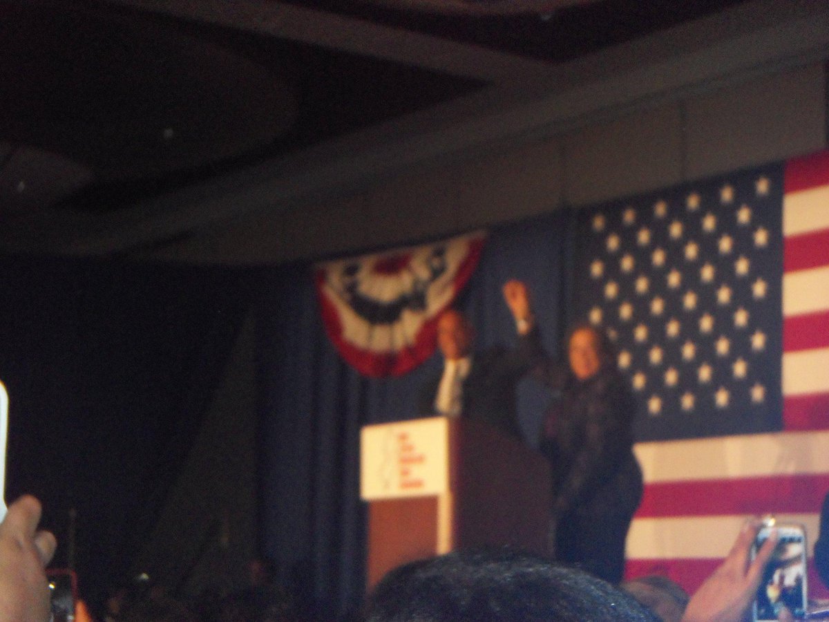 saliali10140's tweet photo. @CoryBooker @Booker4Senate @Students4Booker @CoryBookerFans #mommaBooker #everyonecried #family #Election2014 http://t.co/OX5TBZXGaB