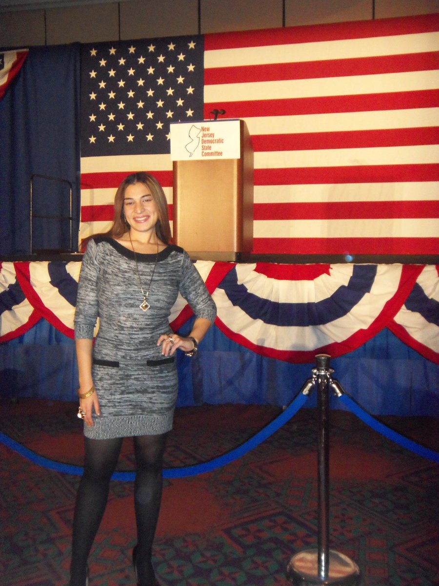 saliali10140's tweet photo. @CoryBooker @Booker4Senate @Students4Booker @CoryBookerFans #mommaBooker #everyonecried #family #Election2014 http://t.co/OX5TBZXGaB