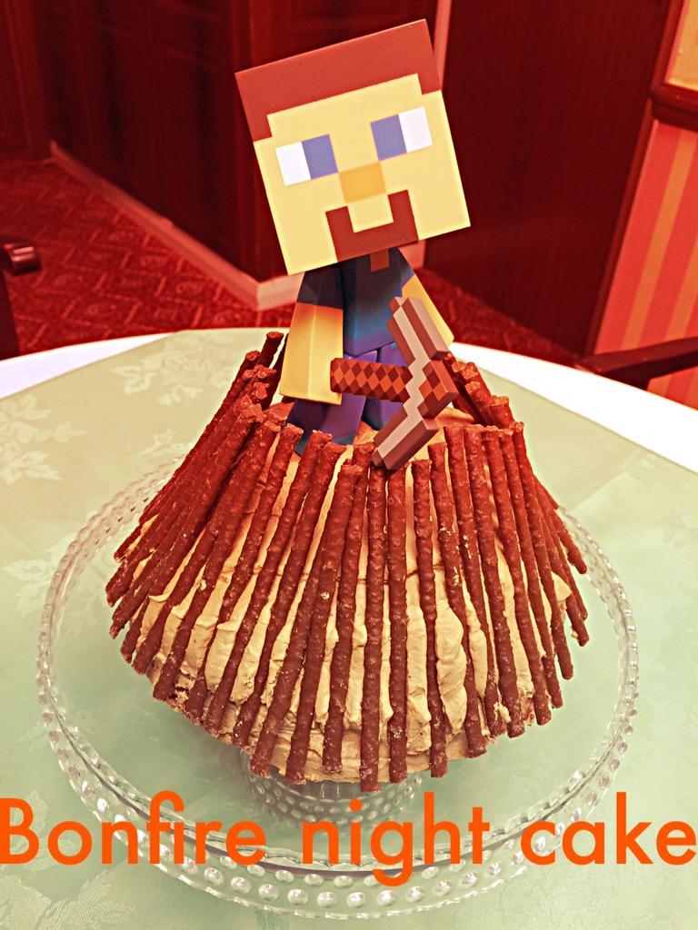 PromCareHome's tweet image. Our special handmade #Minecraft #BonfireNight cake for our residents to enjoy 

#GuyFawkes