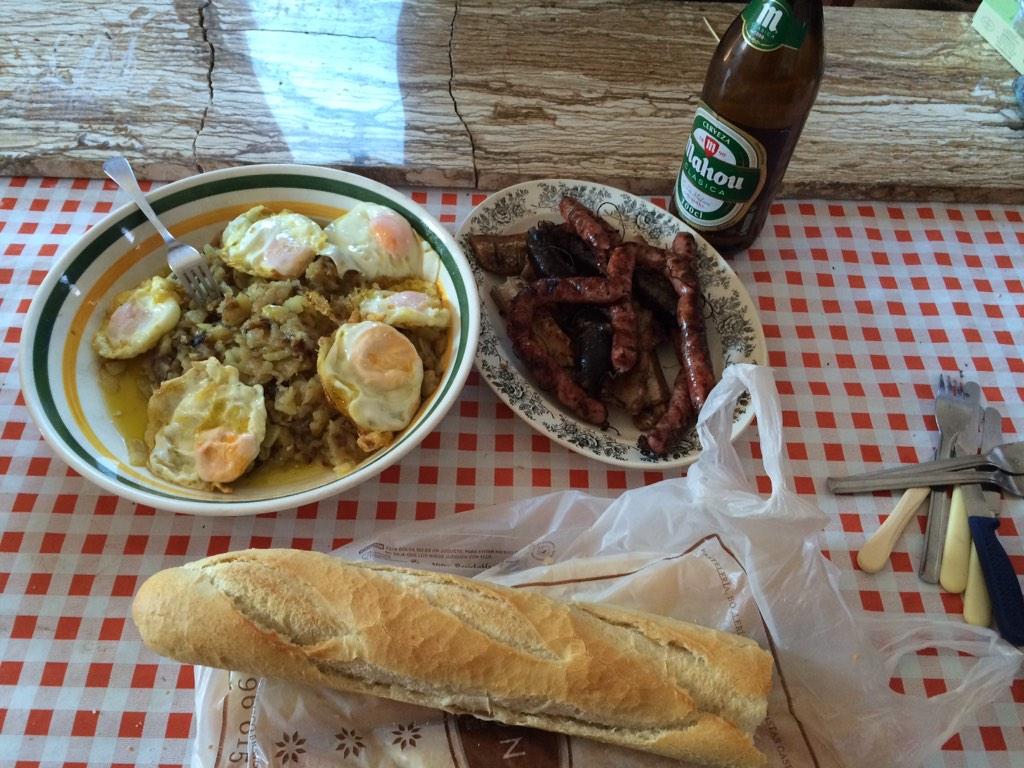 yuste_gil's tweet photo. De Mañaneo Calentiko!!! Con  @MicChamorro147 @85Mico http://t.co/vBdnnXmBjW