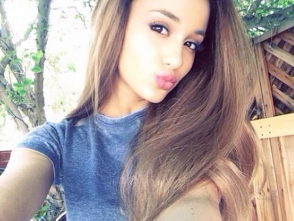 rt if you think ariana is perfect

#EMABiggestFansArianaGrande