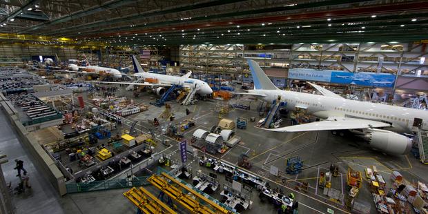 Smart_Virtual_'s tweet image. “@nzherald: A look inside the giant building where Boeings take shape: nzherald.co.nz/travel/news/ar… http://t.co/inBpDqcg1Y”
Wow