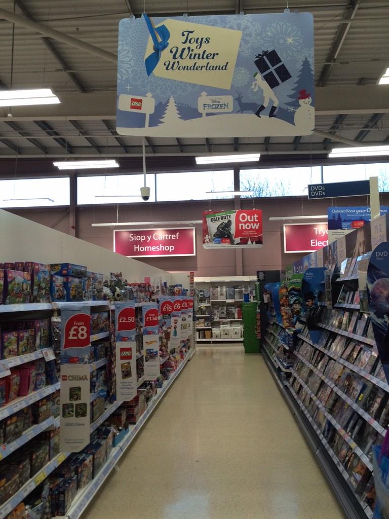 Miss_JCalvin's tweet photo. It's Winter Wonderland on the Toy Aisle @alisonjones20 @headcaseymike @TescoAmmanford http://t.co/IHDQTl7rw0