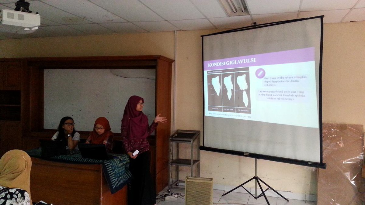 DENSCO_FKGUI's tweet image. Saat ini sedang berlangsung presentasi kedua dari cahya