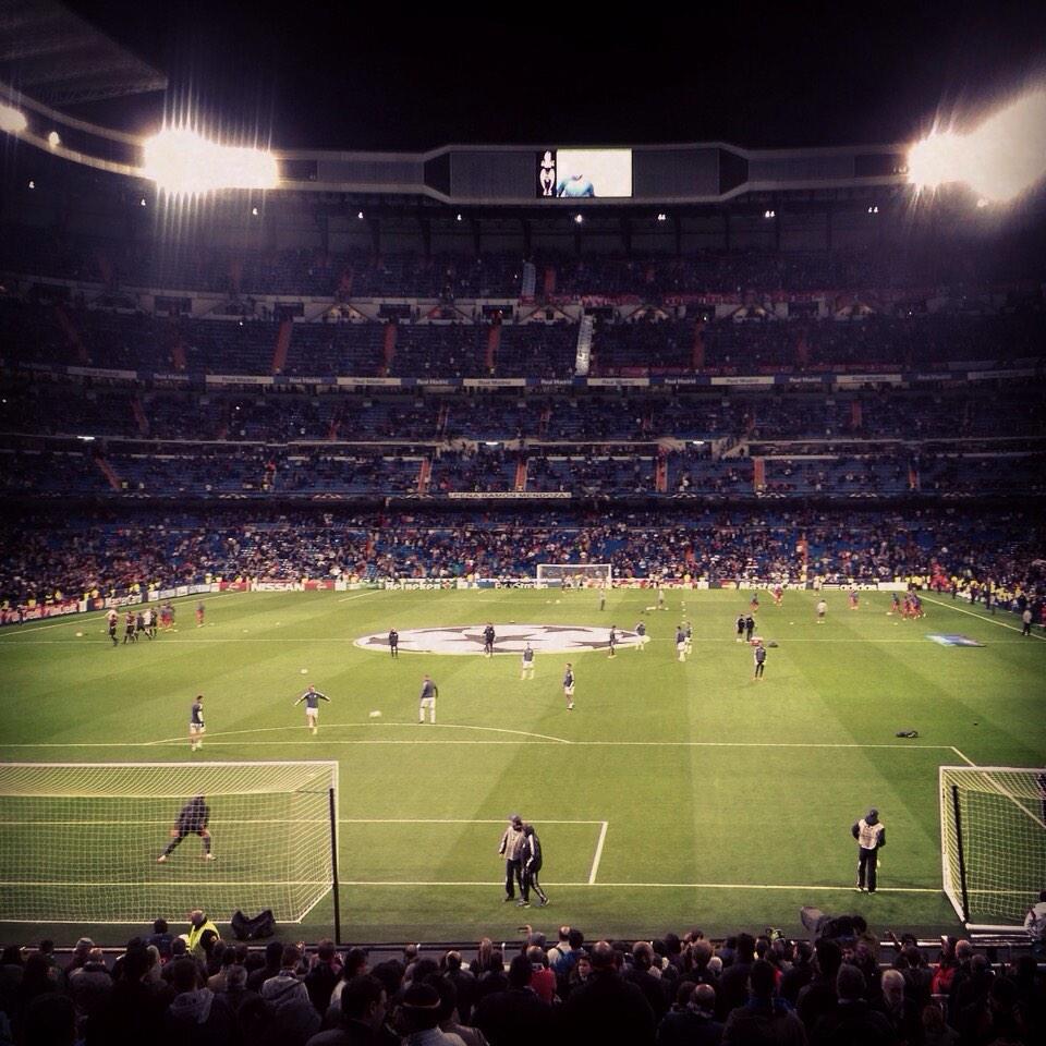 SR_S95's tweet photo. Lo que hace la tentación @CarlosPaos1 @carlosperez701 #ChampionsLeague #RealMadridvsLiverpool http://t.co/Dm7Gq38IPY