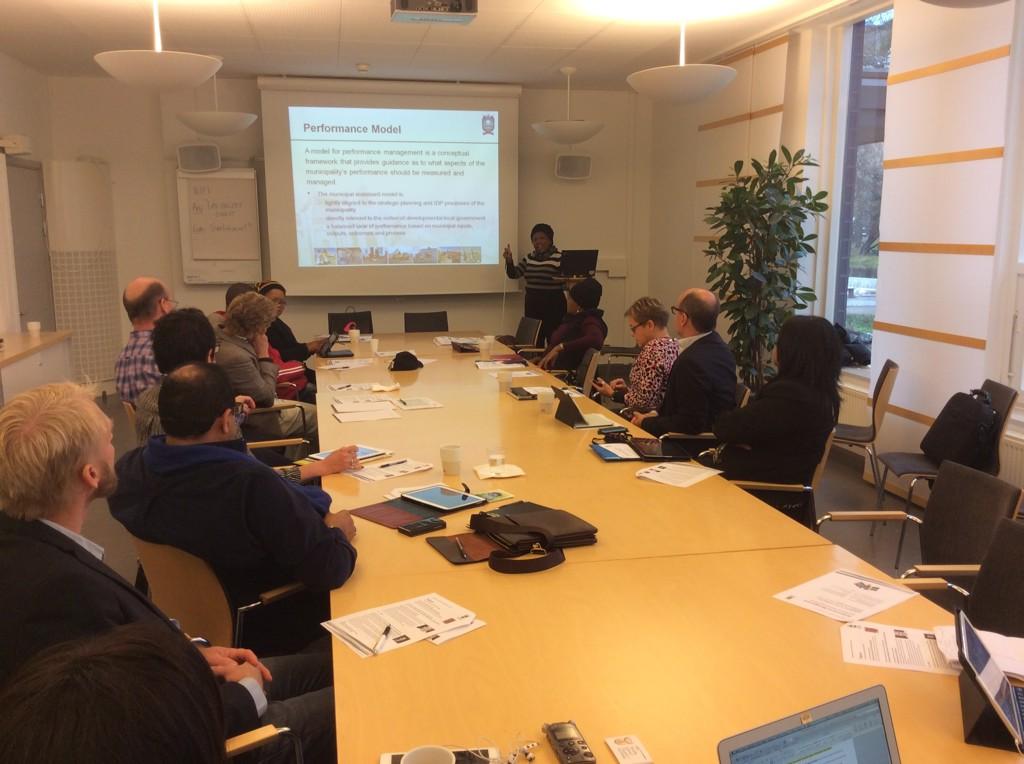 Konferens i Gävle: "Good Governance". Presentation av vår partner från Sydafrika om Balanserad Styrning.
#sharegävle