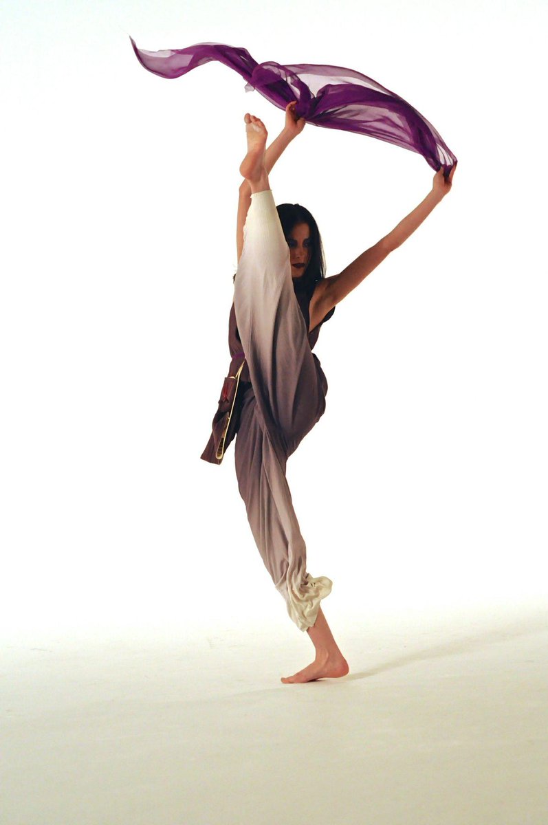 _FionaMcDonald's tweet image. Love dancing barefoot! #still shot from #altrego video #shoot #dancer #model