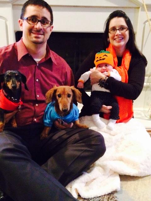Aeenloe's tweet photo. First Halloween together as a family. Miss my girls and the wieners. http://t.co/i3oLMmjYk1
