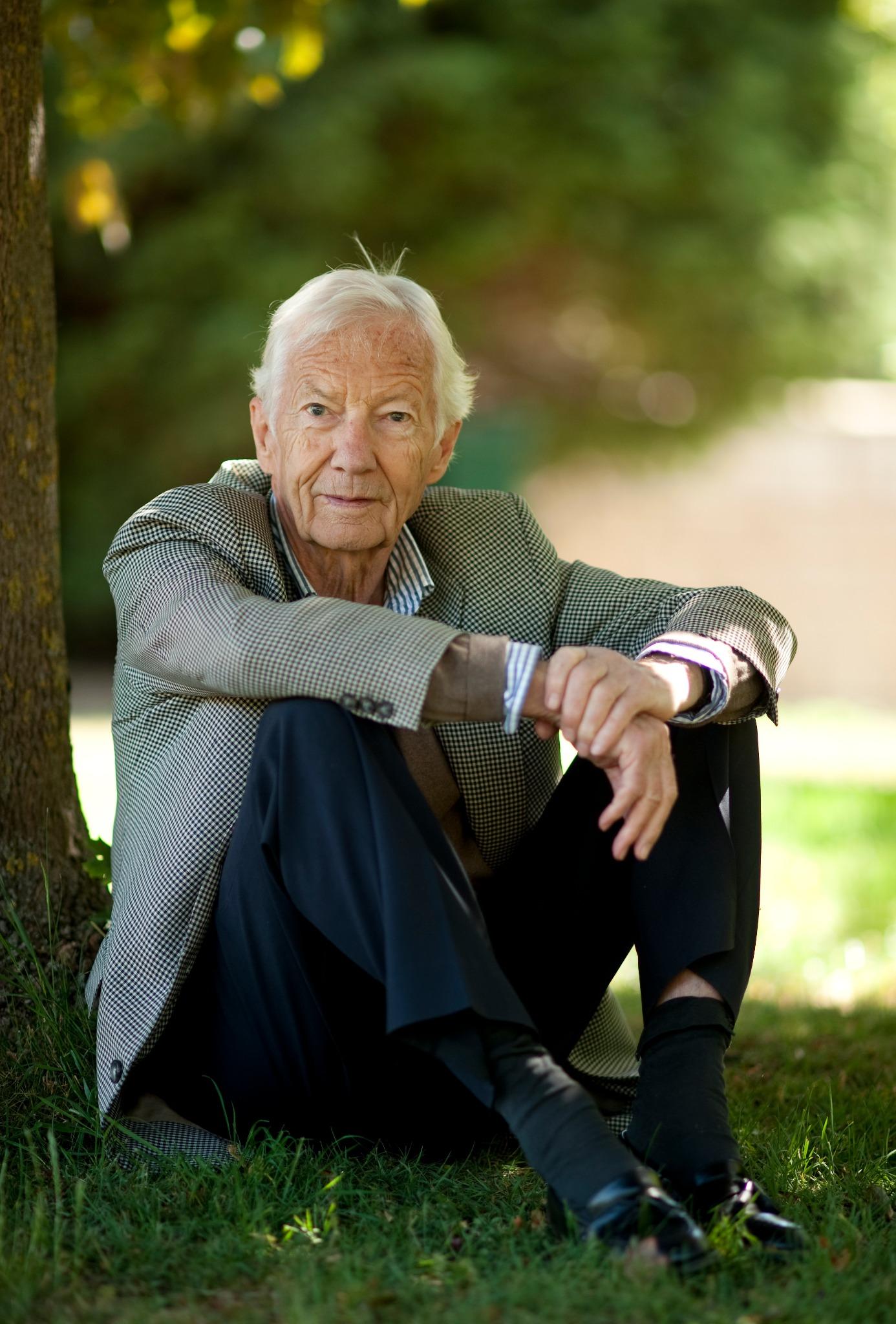 Happy Birthday to legendary jockey Lester Piggott who is 79 today! 