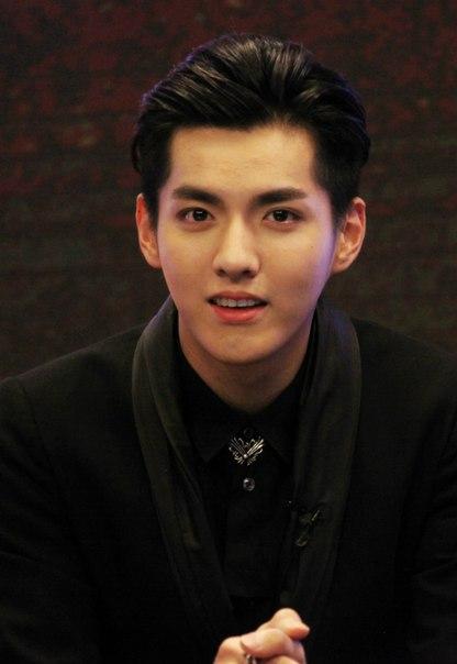 HAPPY BIRTHDAY KRIS WU YI FAN OMG 