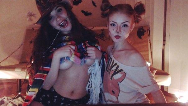 Katherinefoxyy's tweet photo. Wonderful halloween with Karina)) http://t.co/7o5pslrT1G