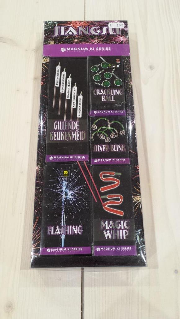 VuurwerkHolten's tweet image. RT dit bericht en maak kans op dit cat. 1 #vuurwerk pakketje t.w.v. € 9.95! Winnaar bekend: 10 november!