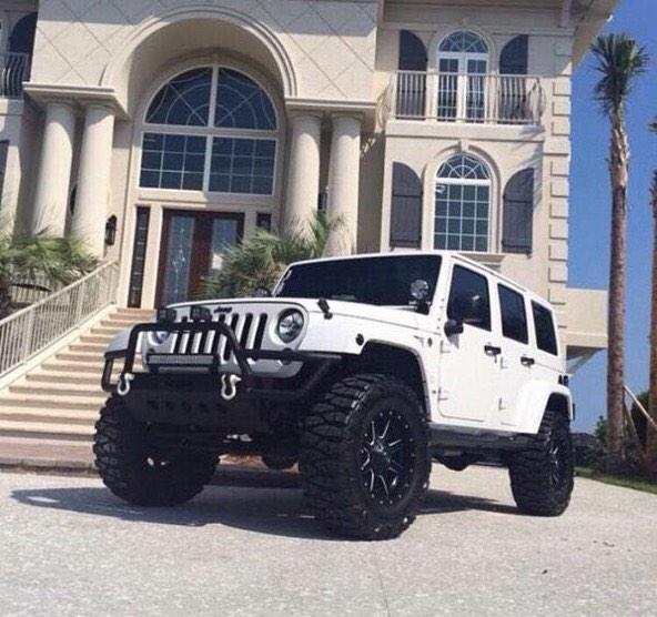 DreamJeeps's tweet photo. White Jeep tho😍😍😍 http://t.co/Gjh8lOV5Oj