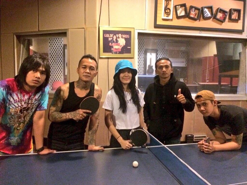 MusicaStudios's tweet image. Jumat sore @sherylsheinafia dan @18Plus_Official juga akan mampir ke @ardanradio dengan team @Yahoo_ID #YahooAwards