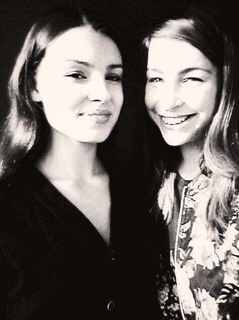 DvsGabidy's tweet photo. With my friend :33 http://t.co/OvVxRtVI6Y