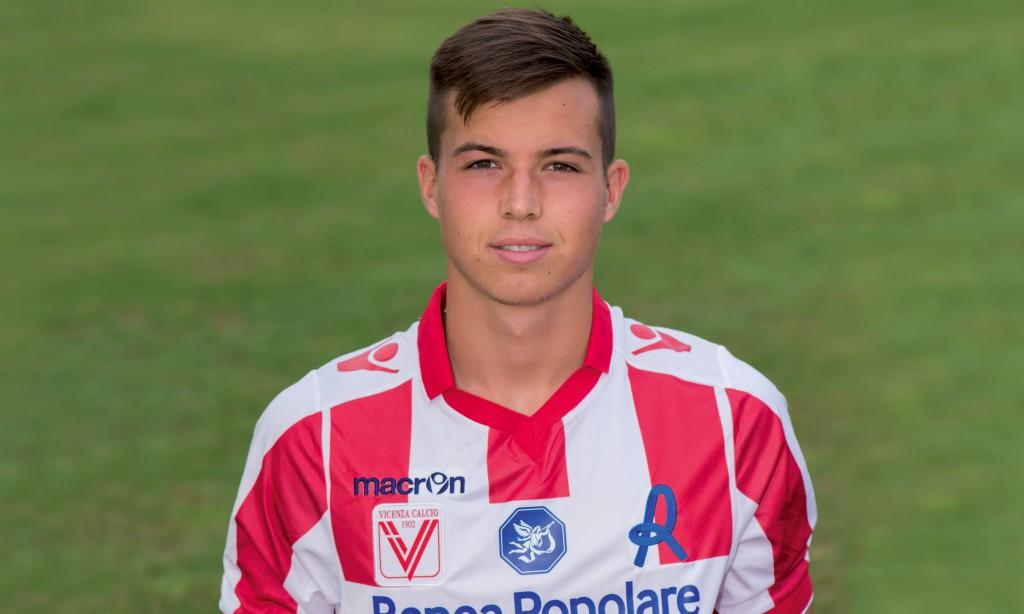 LRVicenza's tweet photo. #Bartulovic convocato con la #Nazionale #Slovena #U19. #ForzaLane #TuttiAlMenti http://t.co/1CcSq1j4By http://t.co/7dr37A5QBM