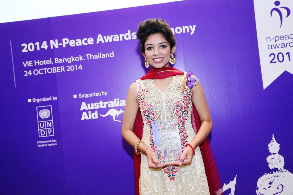 bzsolangi's tweet photo. Congratulations #MonaParkash from Jamshoro #Sindh for winning N-Peace Award, proud to meet you in #Ylc14. http://t.co/OrmPoXKKse