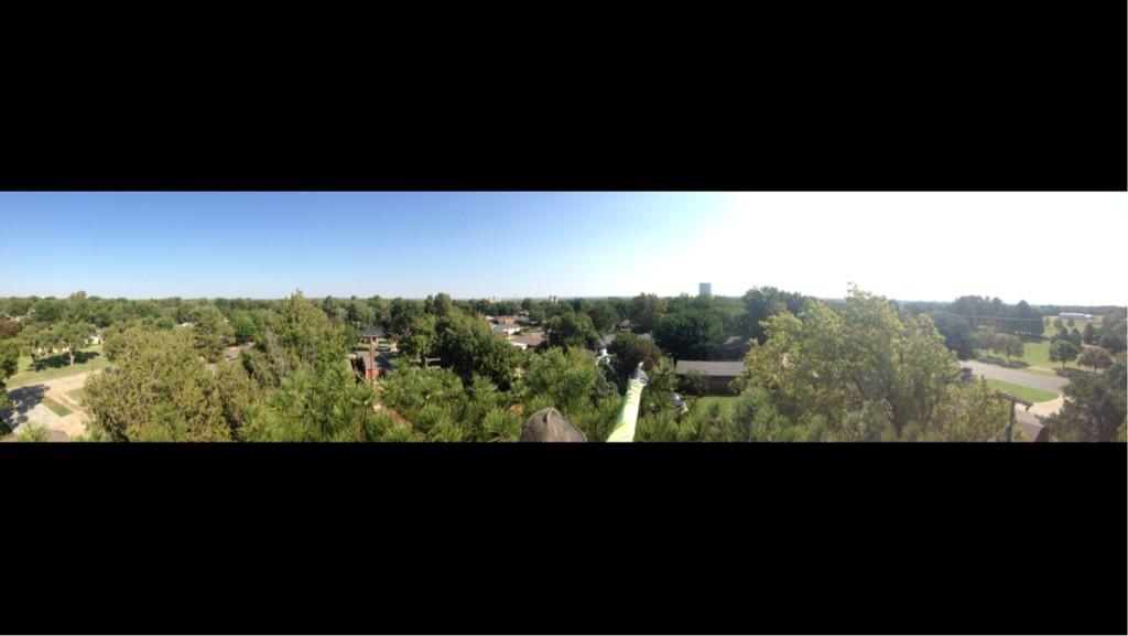 NewHeights_Tree's tweet photo. Looking over town during the summer at the top of this pine tree. Just doin work with@zachhunt22 http://t.co/q8ZscYfLsM