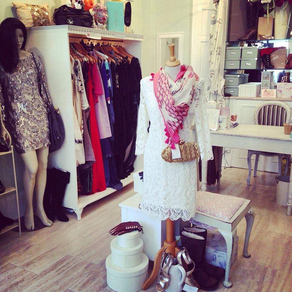 FriendsDressAgency29 (@agency29) on Twitter photo 