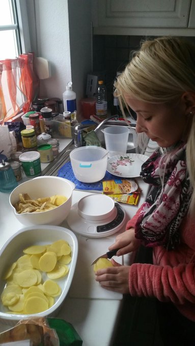 Erst einmal was zu essen machen. Was gibt's bei euch heute? http://t.co/iCoN5MehO8